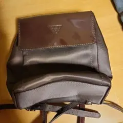 GUESS ブラウン フラップバックパックのサムネイル