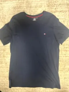 トミーフィルフィガーネイビーとアバクロンビー&フィッチホワイトのTシャツ2セット