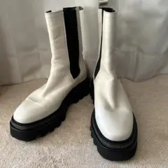 美脚！足長効果！サイドゴアブーツ アイボリー　ミリタリー厚底【美品】