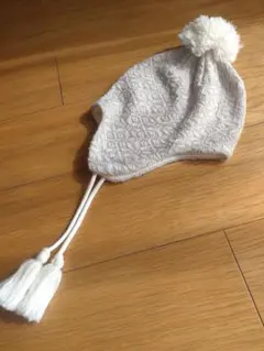 ニット帽子ぽんぽんコロンビア