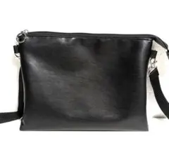 新品⭐︎レザー調 ショルダーバッグ サコッシュ 黒 ブラック シンプル コンパクト