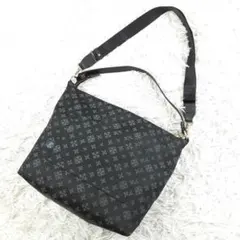 Item thumbnail for item 6a4738a9-7cb4-47dc-8cf2-2d91200fd573