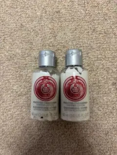 【THE BODY SHOP】フロステッドクランベリー　シマーローション　2本のサムネイル
