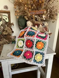 手編み　立体お花モチーフ　マルチカバー　籠カバー　インテリアマット