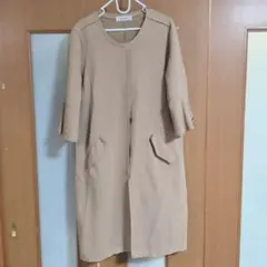 ベージュ トレンチコート フレアスリーブ