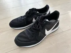 Nike ブラック/ホワイト スニーカー