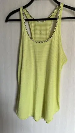 ルルレモンタンクトップ　 サイズ4 美品　ヨガ