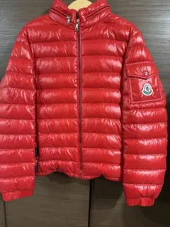 モンクレール　赤 ダウンジャケット