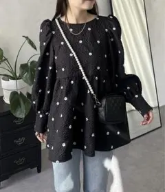 prose verse フラワー刺繍パフスリーブペプラムブラウス　ブラック