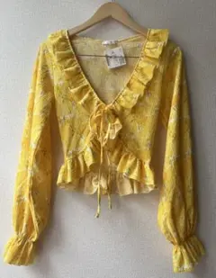 ZARA 花柄イエローブラウス フリル付き