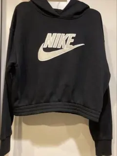 クロップドパーカー