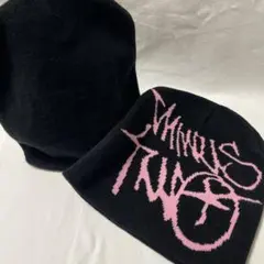 ビーニー ブラック×ピンク y2k パンク ストリート系 英字ロゴ ニット帽