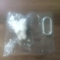 beco81 白いウサギのキーホルダー