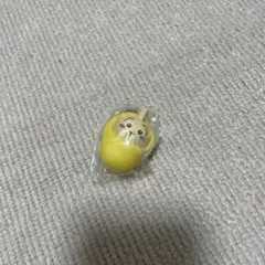 ちいかわ　うさぎ　ガチャガチャ　おくるみマスコットチャーム