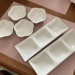 ニトリ　花形小皿と仕切り皿　6枚セット