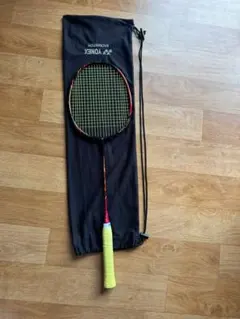 YONEX バドミントンラケット 専用ケース付きのサムネイル
