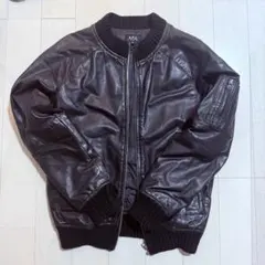 A.P.C. ブラックレザーボンバージャケット