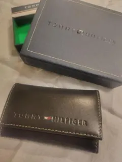 TOMMY HILFIGER ブラウンキーケース 箱付き