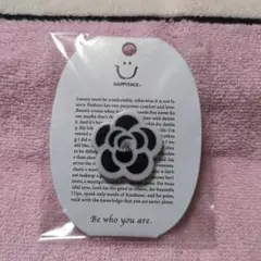 HAPPYFACE 花デザイン ピンバッチ