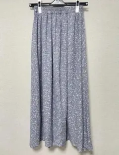 ハニーズ　ブルー小花柄スカート