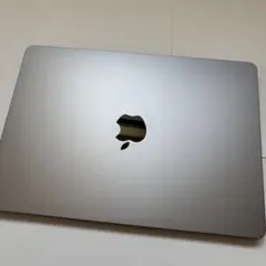 美品　MacBook Air M3 256GB 13インチシルバー 日本語配列 Apple、パワフルなM3チップを搭載した新しい13インチと15インチMacBook