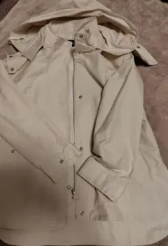 UNTITLED フード付　アイボリー　マウンテンパーカー XS（大きめです）