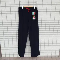 ブルネロのお尻にMILANO文字入りパンツ