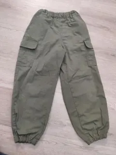GU　130　長ズボン　カーキ　カーゴパンツ