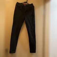 guessブラック スキニーデニム
