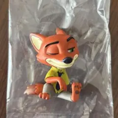 肩ズン　ガチャ　ズートピア ニック・ワイルド フィギュア　ディズニー