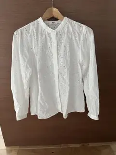 UNIQLO 刺繍入りホワイトシャツ Mサイズ