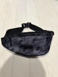 ひ*ろ様 Nike ボディバッグ・ウエストポーチ ブラック/グレー
