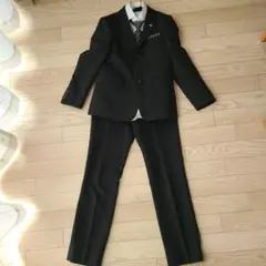 140cm ブラックフォーマルスーツ ストライプネクタイ付き