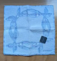 BURBERRY 水色のタオルハンカチ