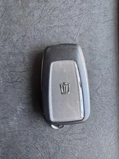 トヨタ　クラウン　純正スマートキーのサムネイル