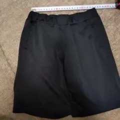 【美品】UNIQLO 黒 ハーフパンツ 130サイズ