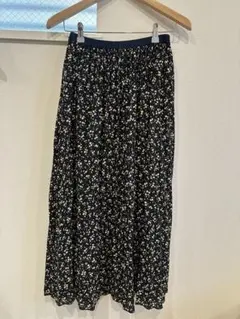 niko and ... ネイビー花柄ロングスカート