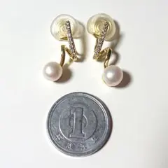 パール ビジュー イヤリング ゴールドカラー