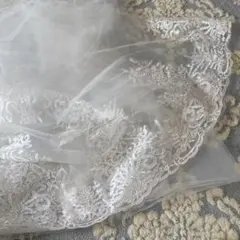 ホワイト刺繍入りウェディングベール