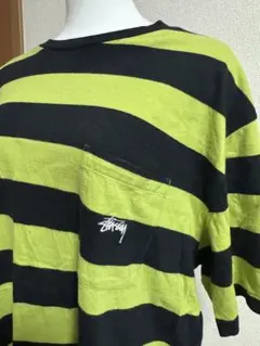 Stussy 黒と黄緑のストライプTシャツ