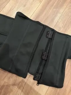 黒い腰痛ベルト・コルセット