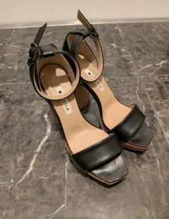 【DIANA】チャンキーヒールサンダル　ブラック　22.5