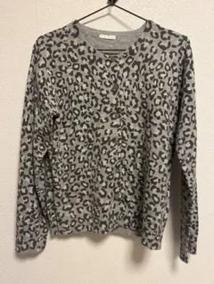 ヒョウ柄ニット