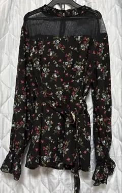 美品　M 花柄長袖ブラウス ウエストベルト付き