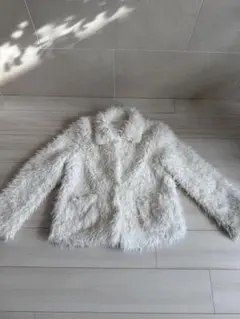 ホワイトファーショートジャケット
