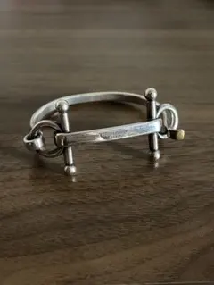 サンローラン　saint laurent シルバー ハンマードオープンバングル 2025年最新】Saint Laurent カラー：シルバー系 ブレスレットの