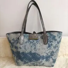 GUESS　ゲス　総柄　デニム生地トートーバッグ　剥がれありのサムネイル
