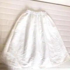 白 ミディ丈スカート