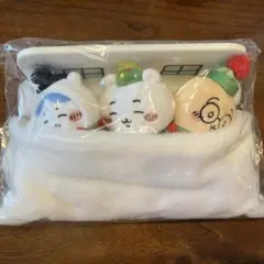 ちいかわ　ハッピーホリデーなおやすみベッドと繋がるマスコットセット