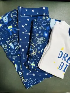 コストコ　4歳児　宇宙柄短パンと10部丈ズボンとTシャツ2枚セット